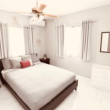 Cozy 2 Bedroom Townhouse In Gated Community, Kgn8 Newly Installed Solar Hot Water System Kingston Zewnętrze zdjęcie